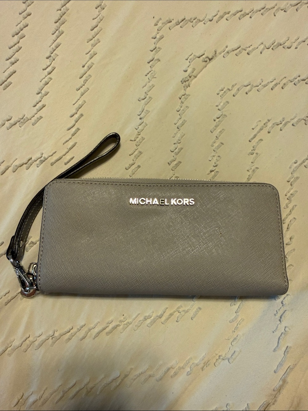 MICHAEL KORS Gray Saffiano Zip-Around Wristlet